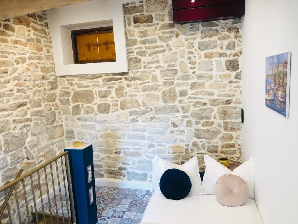 Istrian Stone House In The Heart Of The Beautiful Fishing Village Fazana - Only Few Steps From The Sea And The Wonderful Beach - Incl Plasma-Quad-Plus-Filter Against C O V I D Fažana Exterior foto