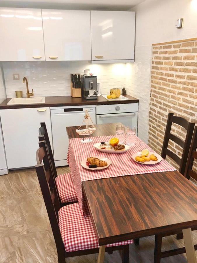 Istrian Stone House In The Heart Of The Beautiful Fishing Village Fazana - Only Few Steps From The Sea And The Wonderful Beach - Incl Plasma-Quad-Plus-Filter Against C O V I D Fažana Exterior foto